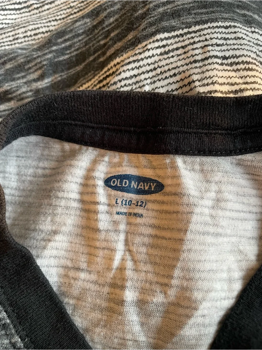 Old Navy Short Sleeve Striped Pocket T-Shirt Boys Size L 10/12 Black White